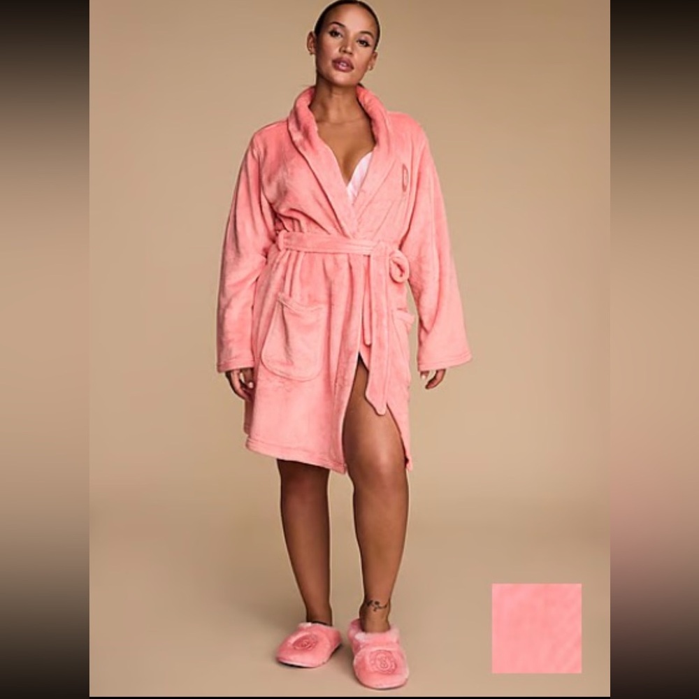Victoria's Secret Cozy Plush Robe + Slippers Set (Passion Pink)
